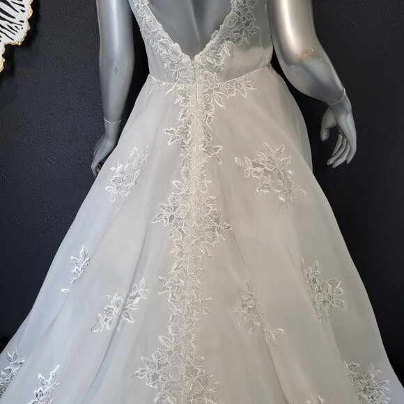 NWT~$2899~CALLA BLANCHE~8/10~IVORY LACE EMBROIDERED BALL GOWN WEDDING DRESS - Picture 12 of 16